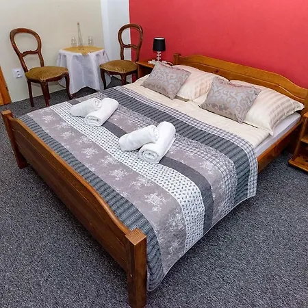 ゲストハウス Privat U Mara