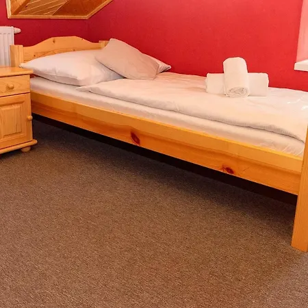 ゲストハウス Privat U Mara ポプラト